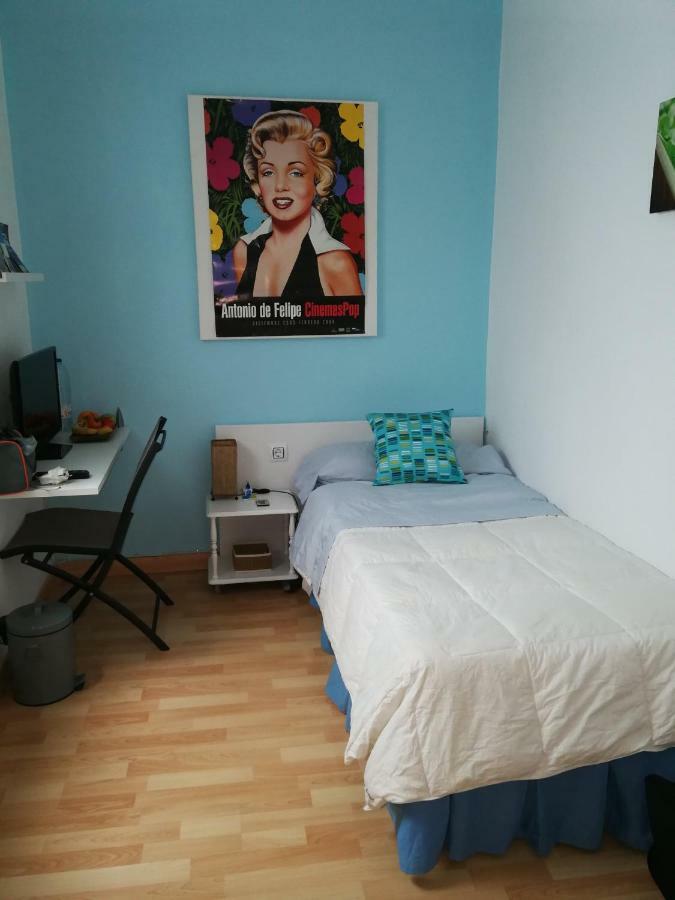 Habitacion Junto Torres Serranos Valencia Room photo