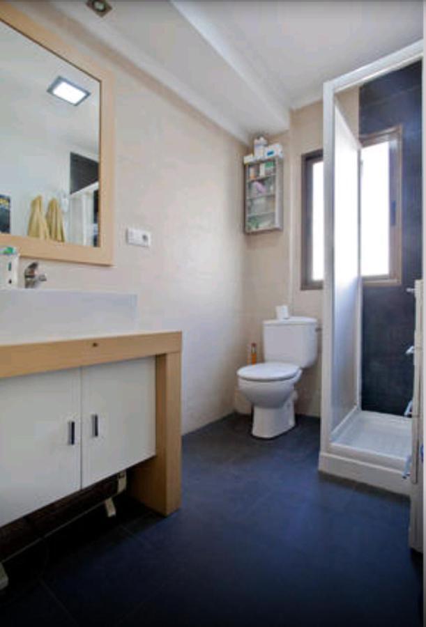 Habitacion Junto Torres Serranos Valencia Exterior photo